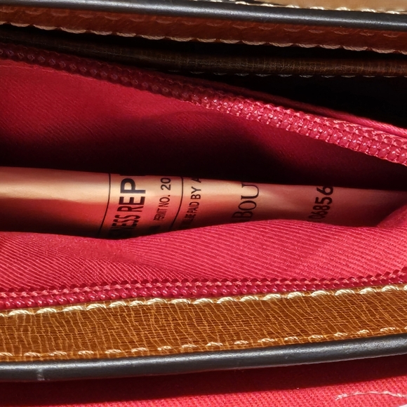 Dooney & Bourke Emerson Saddle Leather Crossbody Bag New - Picture 8 of 8